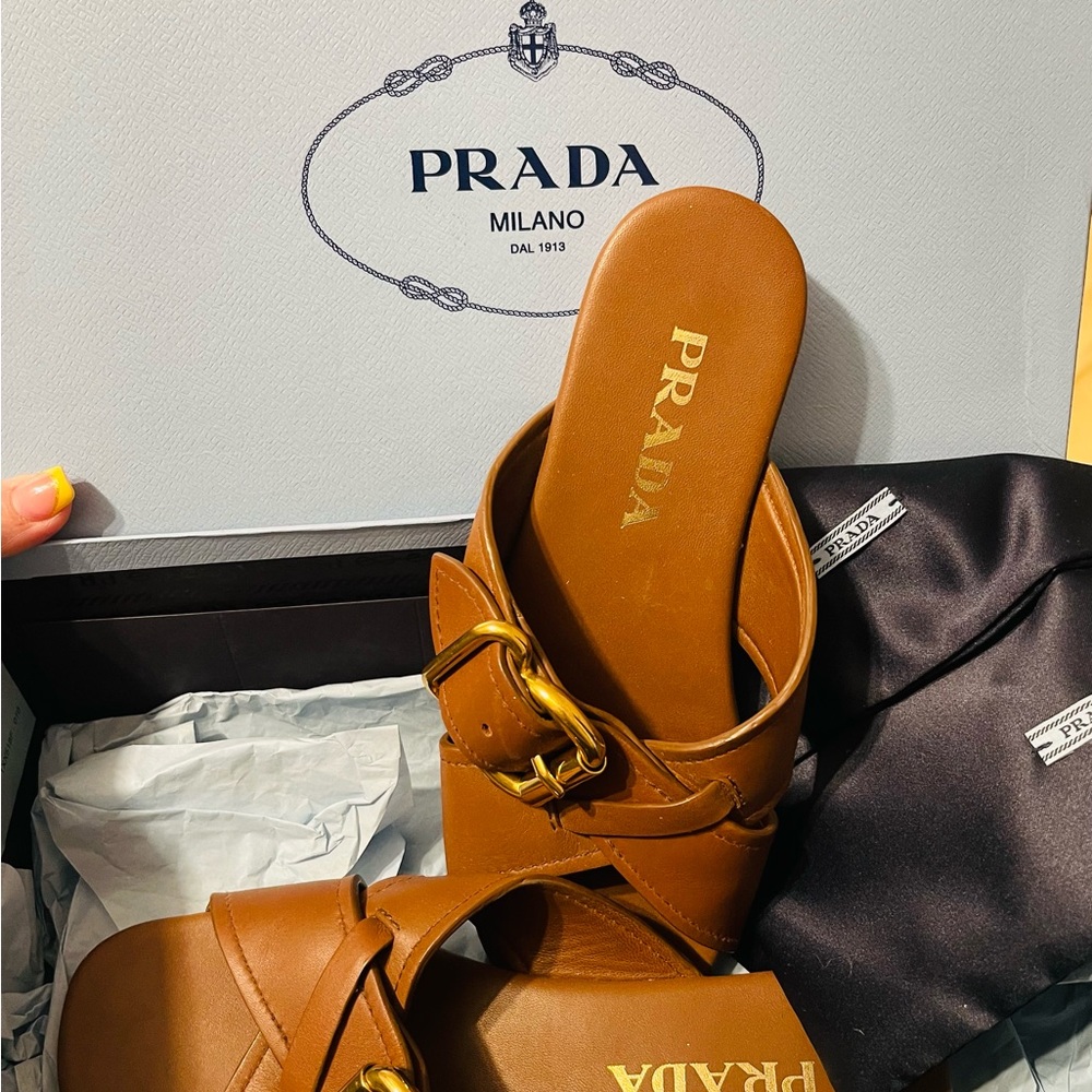 Original Prada Sandals size 35 Brandy color super comfy - Picture 8 of 8